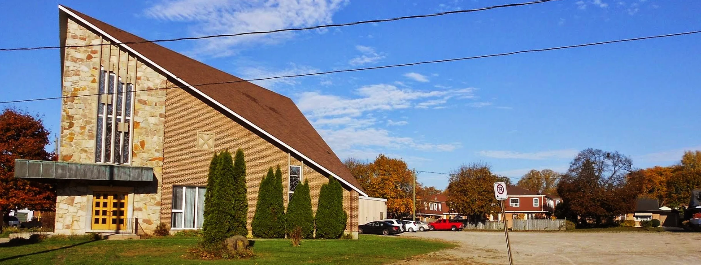 Exterior view of Ontario Muslim Academy Cambridge building